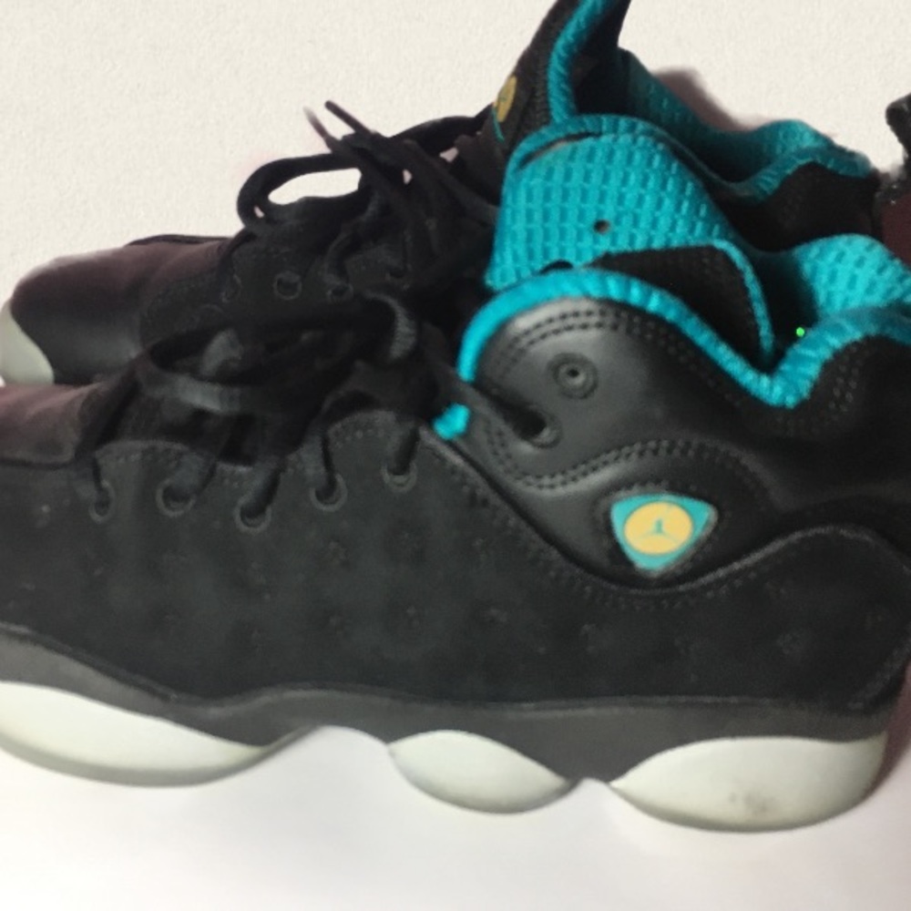 Blue and black jordans #jordans #bluenblackjordans
